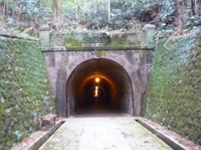 廃トンネルの入口