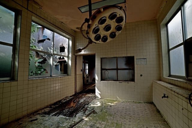 廃病院の手術室跡