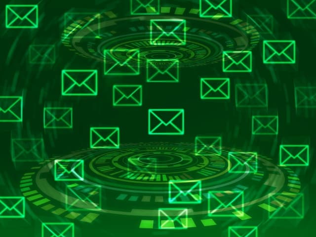 電脳空間に浮かぶメール